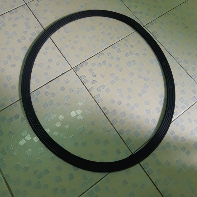 ยางรองขาเก้าอี้ เสริมสวย ตัดผมชาย สีดำ มีในตัวเลือก