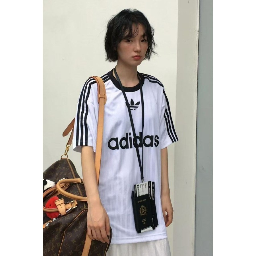 Jennie เสื้อยืดหลวมสบายรอบคอกีฬาแขนสั้น Jersey pdd// wtt2025.6.6