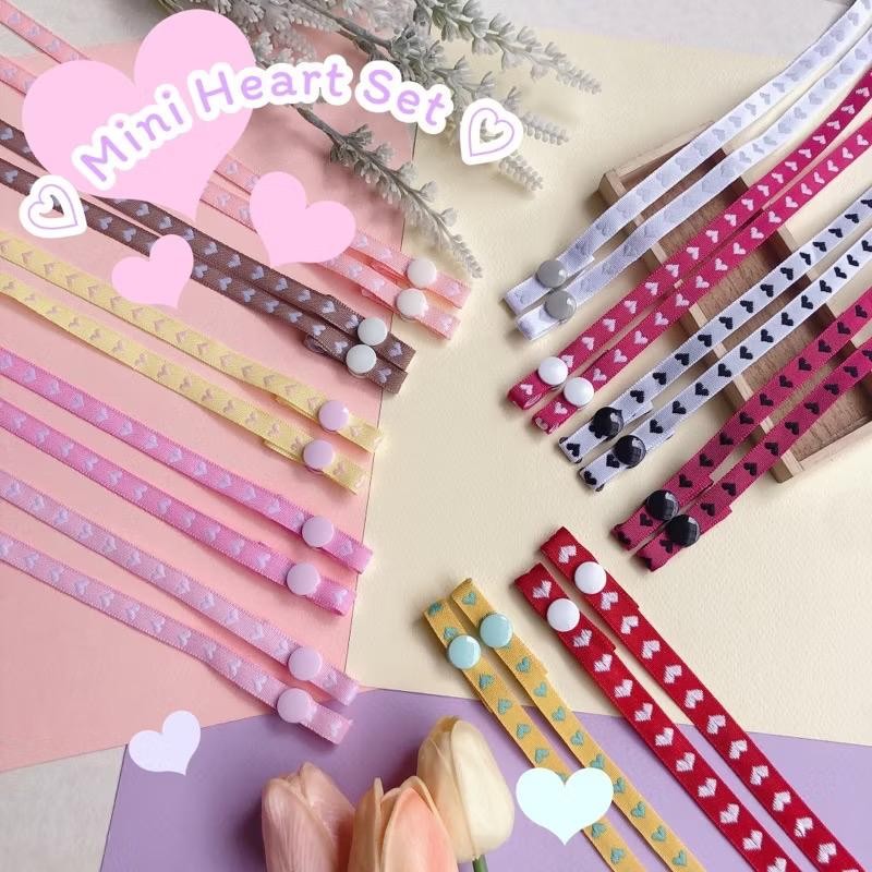 สายคล้องแมสเด็ก ลายการ์ตูนน่ารัก รุ่นนี้ไม่มีที่ปรับสาย ลายเยอะ ความหนาเส้น : 1.5 ซม.