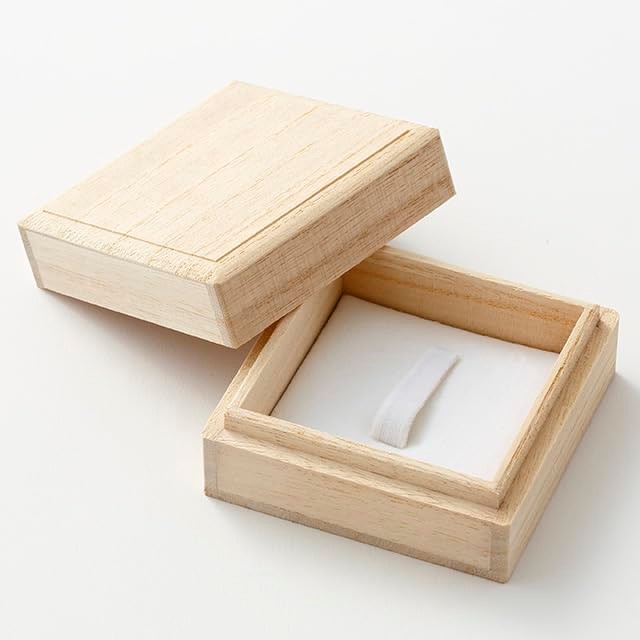 Boxed Ring Case with White Cardboard and Claw (Internal Dimensions 60×60×H32mm) ㅤDirect From Japan
