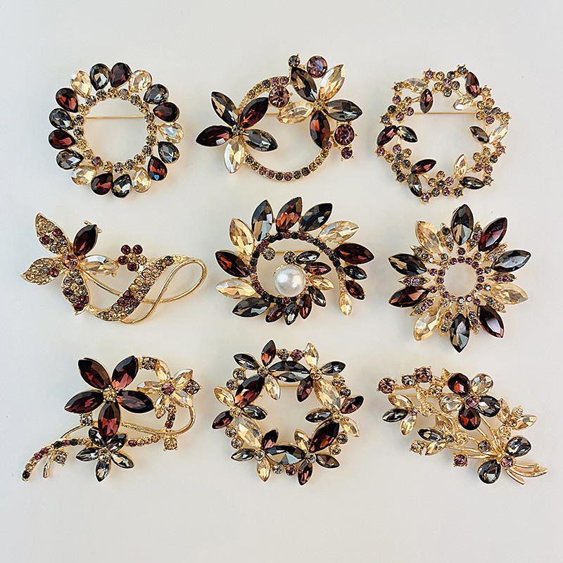 คริสตัลดอกไม้เข็มกลัด Retro หรูหรา Gold-Plated อุปกรณ์เสริม Coat Headscarf ตกแต่ง Hypoallergenic High-End Corsage จัดเลี้ยง Workplace Classy Pin ผู้หญิงประณีต - รูปที่ 4