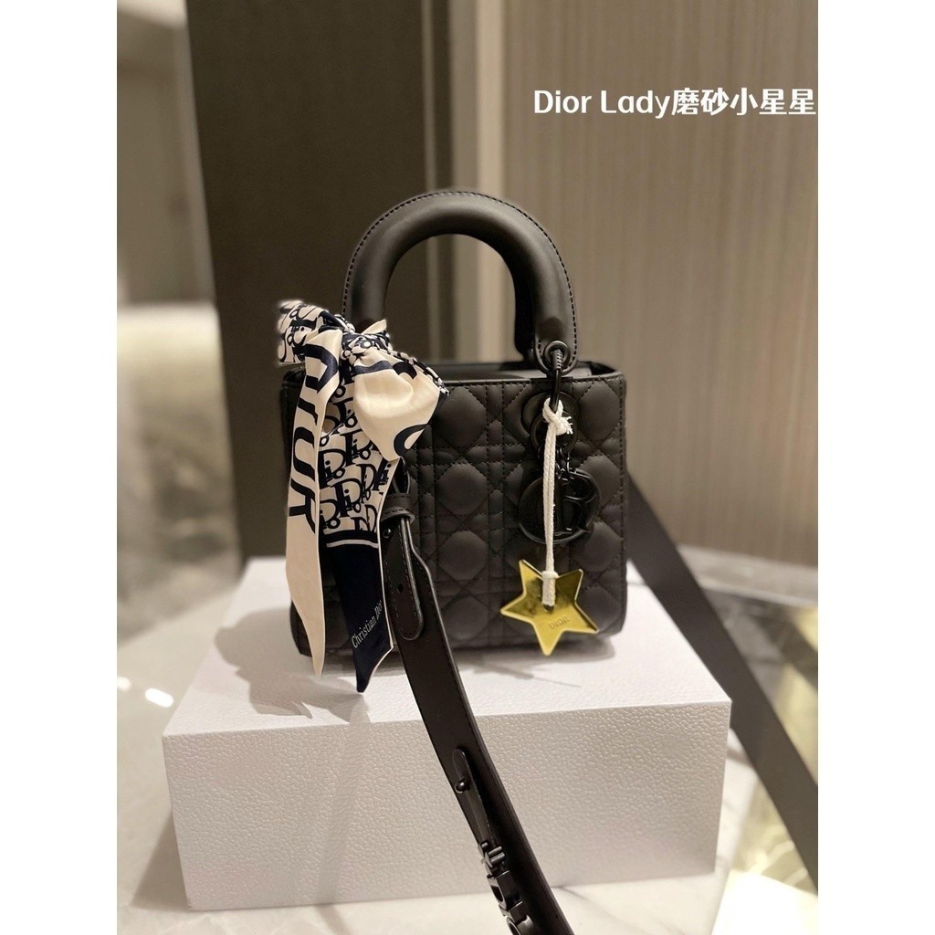 พร้อมส่ง CD star 迪DI0R ขนาด: small Box CD bag Gift Fashion size: 真皮 新款迪DI0R Gold 真皮พับ