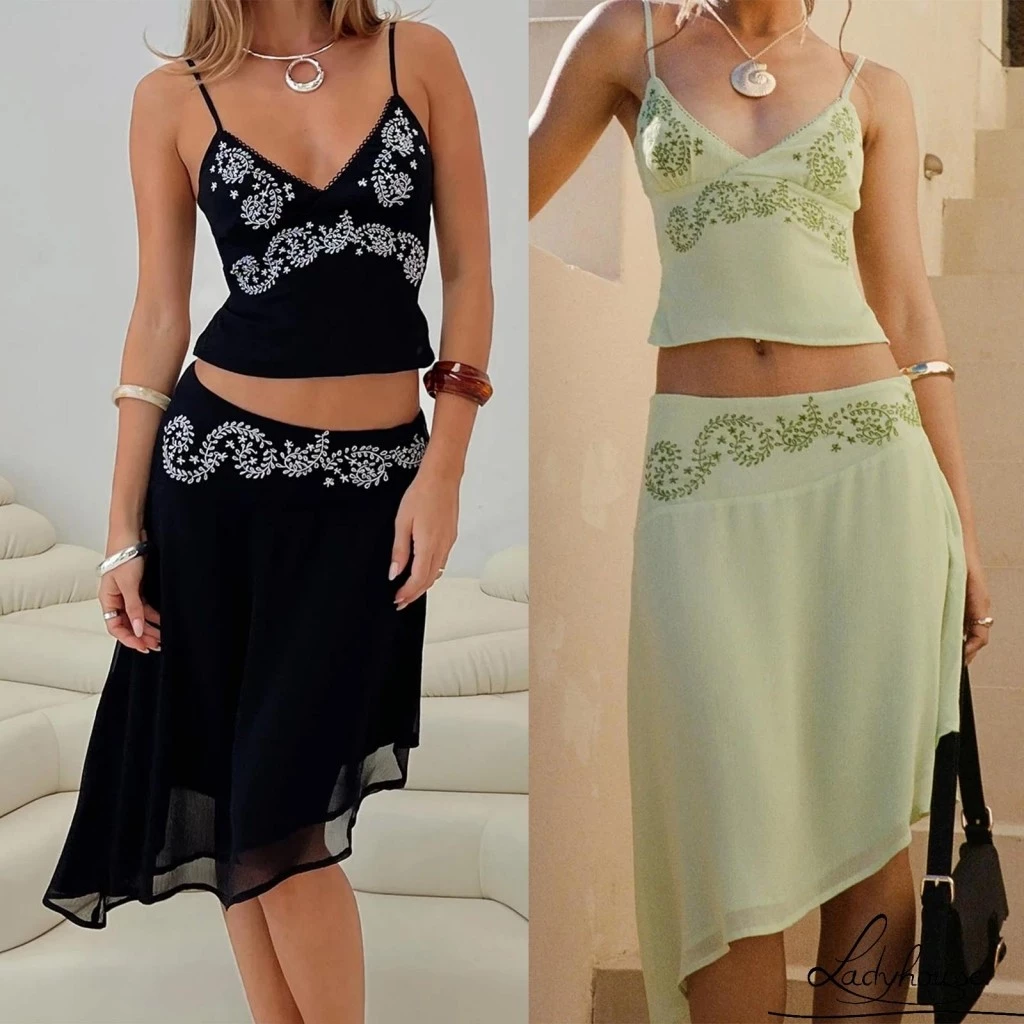 (จัดส่งในกรุงเทพฯ)ชุดเดรสสองชิ้นสำหรับผู้หญิง พิมพ์ดอกไม้ สปaghetti strap V-neck cami top กับกระโปรง midi ไม่สมมาตร