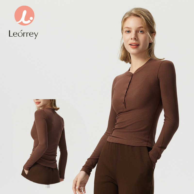 Leorrey-เสื้อยืดกีฬา oga Wear แขนยาว คอกลม กระดุม ระบายอากาศได้ดี ยืดหยุ่นสูง น้ำหนักเบา