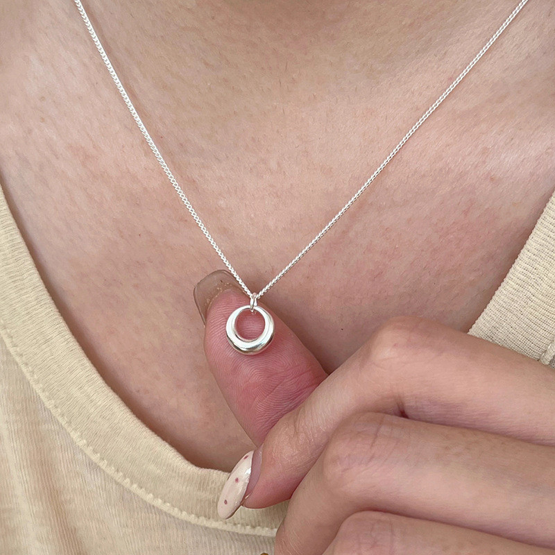 สร้อยคอแฟชั่นวงกลมสำหรับผู้หญิง ป้องกันภูมิแพ้ เรียบง่าย สดใหม่ ใช้งานได้หลากหลาย สายโซ่คลาวิคอล PN2