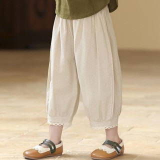 กางเกงกันยุงสีขาวของสาวฤดูร้อนข้าว