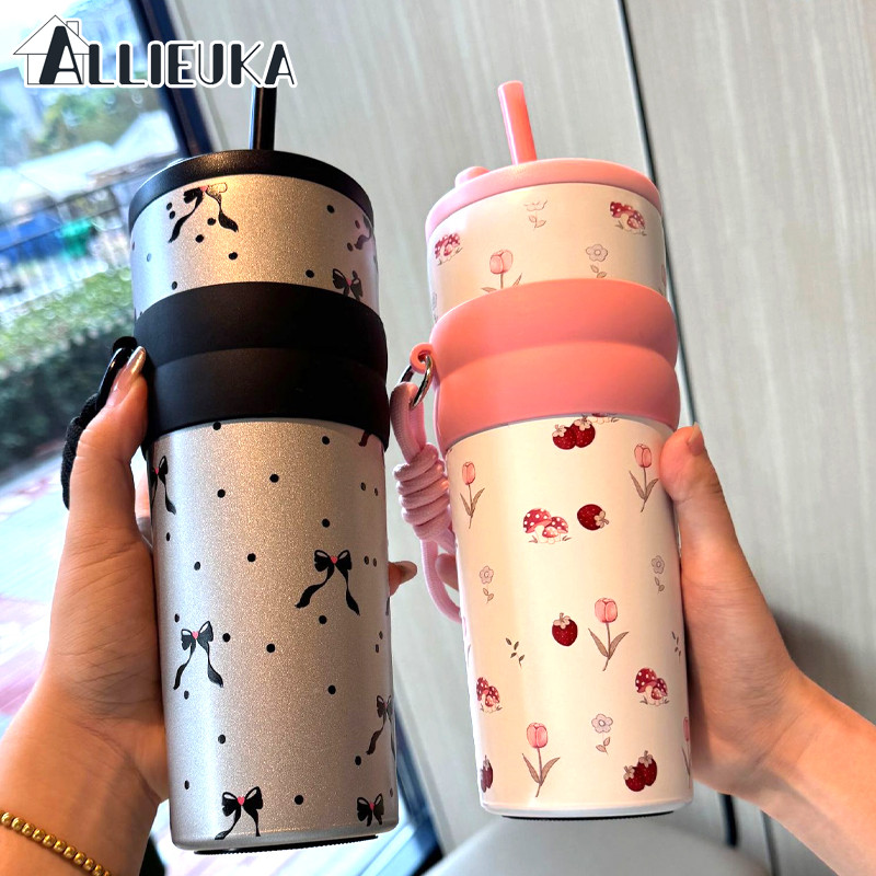 Allieuka กระติกน้ําร้อน ถ้วยฟางแ สแตนเลส ก้วแพนด้าเก็บความเย็นส จุน้ําได้เยอะ มีเชือกคล้องแบบพกพา 710ML