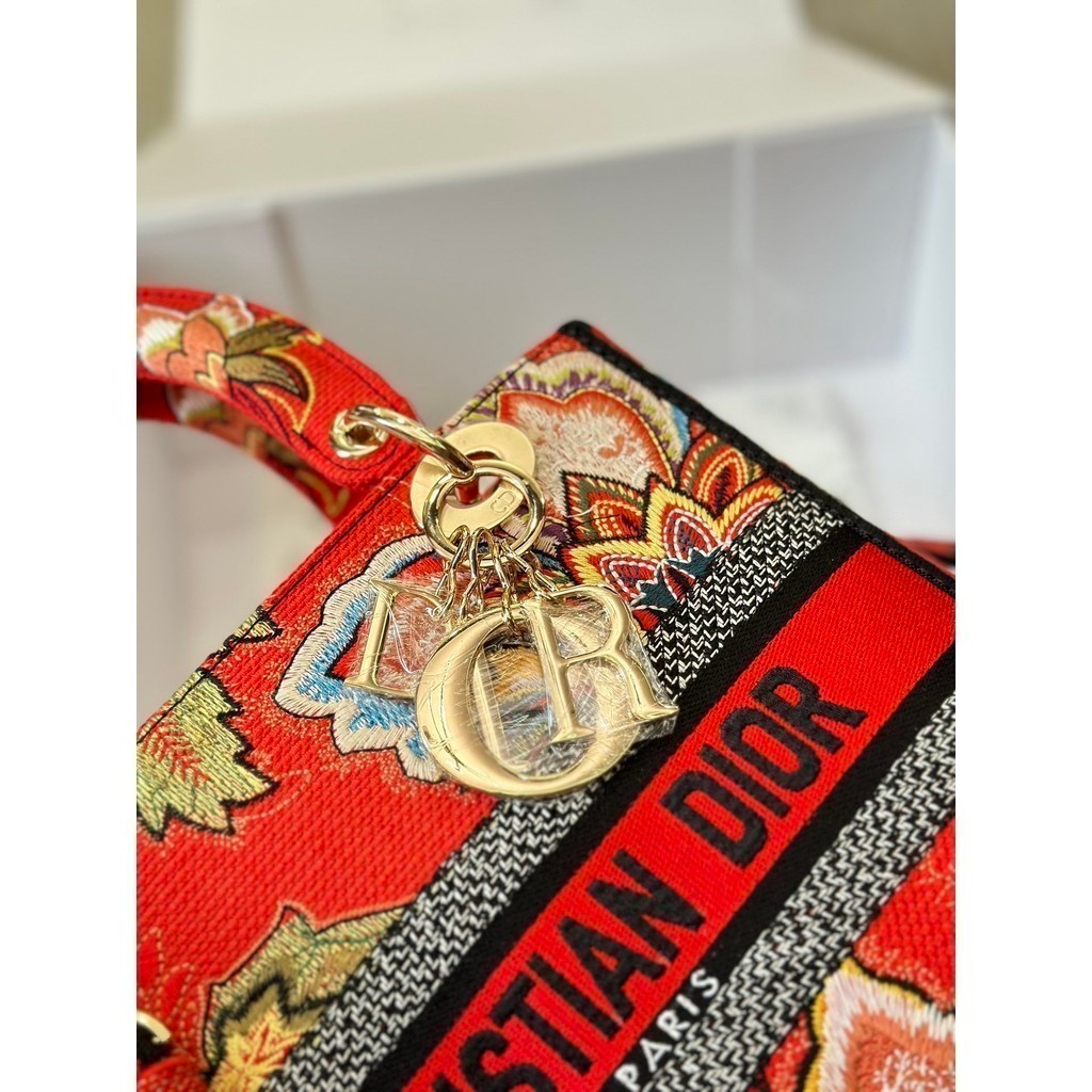 DLite เย็บปักถักร้อยเดียวกันเย็บปักถักร้อย Diana Diana กระเป๋าหวายลายสก๊อตเย็บปักถักร้อยหญิงกระเป๋า 