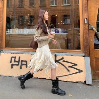 กระโปรงผู้หญิงไม่สม่ําเสมอการออกแบบใหม่ Niche Ruffle ลูกไม้