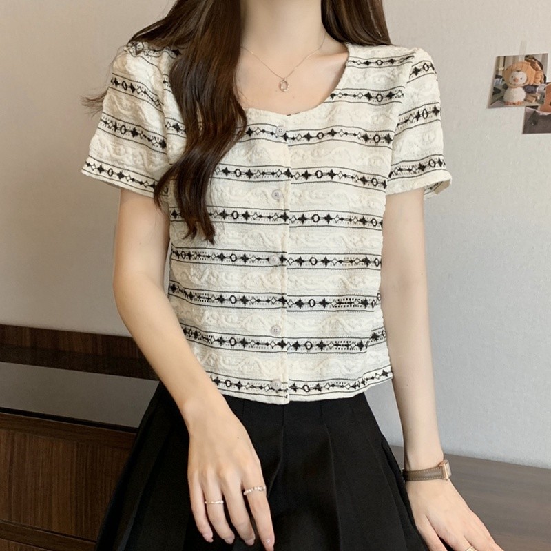 Suysuy พร้อมส่ง เสื้อครอป แขนสั้น แต่งลวดลายกราฟฟิก แนวเกาหลี งานผ้าฝ้าย รุ่นติดกระดุม ทรงสวย แมทซ์ลุคง่าย