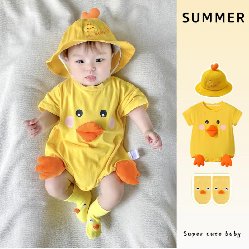 ฤดูร้อนใหม่เสื้อผ้าเด็กทารกชุดบอดี้สูทแขนสั้นพร้อมหมวกถุงเท้า 0-24 เดือนระบายอากาศและสะดวกสบายสุดน่ารักเจี๊ยบ ชุดรอมเปอร์ สไตล์เกาหลี