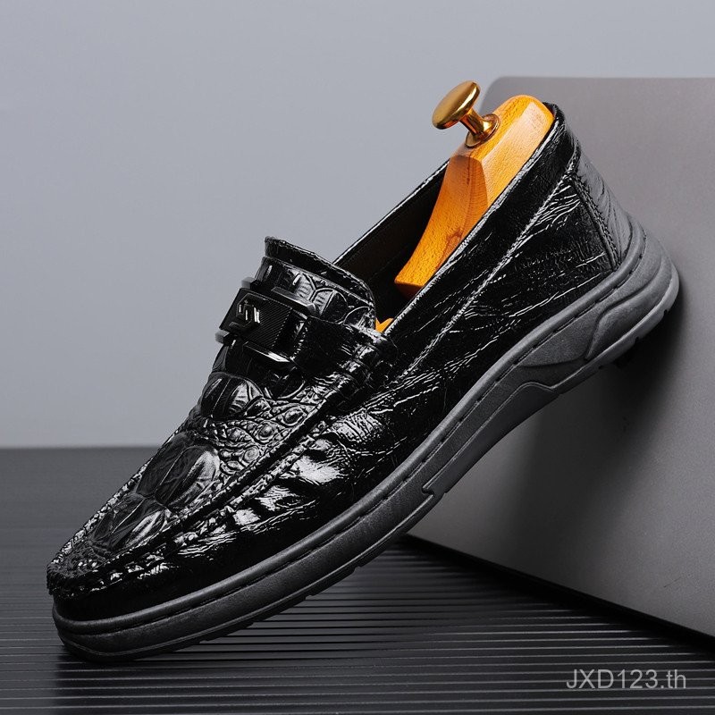 รองเท้าหนังผู้ชายแบบทางการใหม่ปี 2025 รองเท้าโลฟเฟอร์ผู้ชายสำหรับธุรกิจ รองเท้าแบนสำหรับชุดแต่งงาน 9