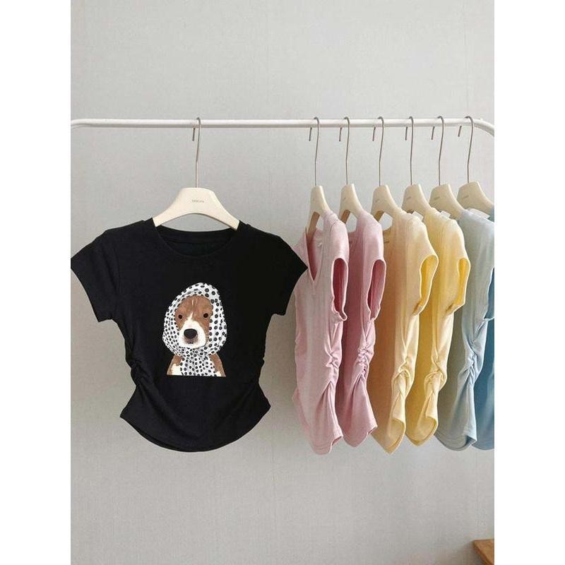 เสื้อทีซีสั้นสำหรับผู้หญิง เสื้อผ้าแบบฮาเลนด์ที่น่าสนใจและน่ารัก โครงสร้างริมผ้าไหมยกทำให้ดูผอมและปรับรูปร่าง