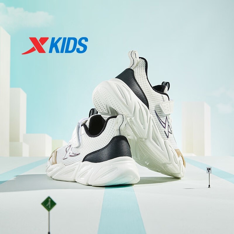 XTEP รองเท้าวิ่งเด็ก พื้นมяมือซ่อนกลิ่น Velcro สำหรับเด็กชาย — صورة 4