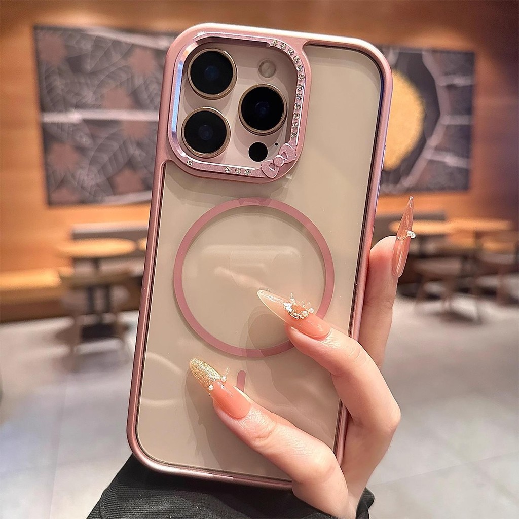 หรูหรา โบว์เพชรใหม่ เลนส์วงแหวนโลหะ เคสโทรศัพท์ซิลิโคน. ไอโฟน16โปรแม็กซ์ 15มือโปร 14มือโปร 13มือโปร.แม่เหล็กโปร่งใสแสงหรูหราผิวรู้สึก.โทรศัพท์มือถือผู้หญิง เคสก
