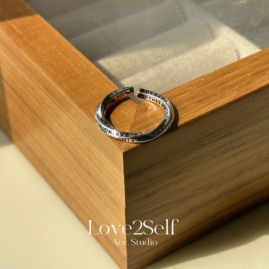 Love2Self J129 Speechless - Vintage Retro ตัวอักษรแหวนสําหรับชายไม่สม่ําเสมอ Graffiti Twist แหวนผู้หญิง Hiphop ผู้ชายแหวน