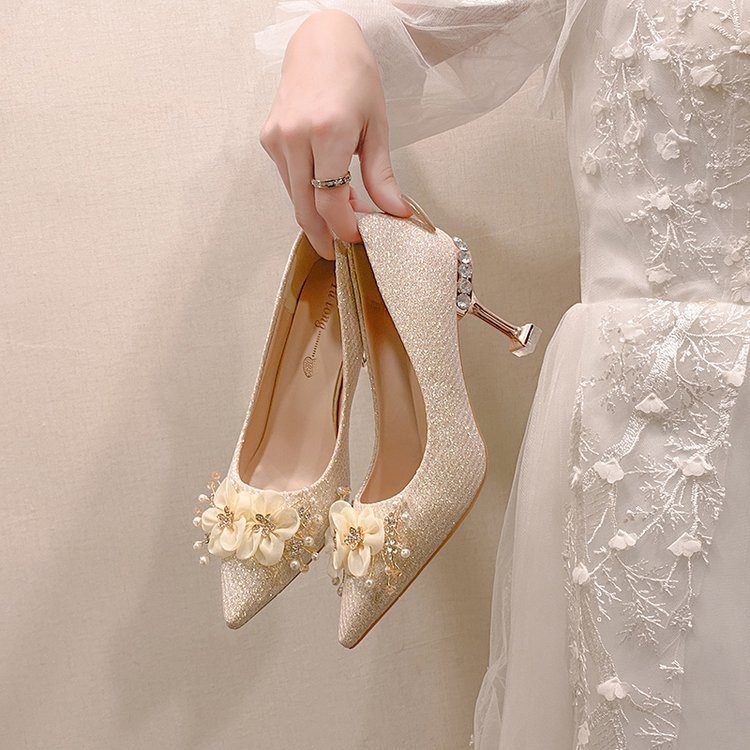 คริสตัลฤดูร้อนรองเท้าแต่งงานเจ้าสาวรองเท้าส้นสูงผู้หญิง 2025 พลอยเทียม เงา กริช ดอกไม้เงินเจ้าหญิงเพื่อนเจ้าสาวรอง