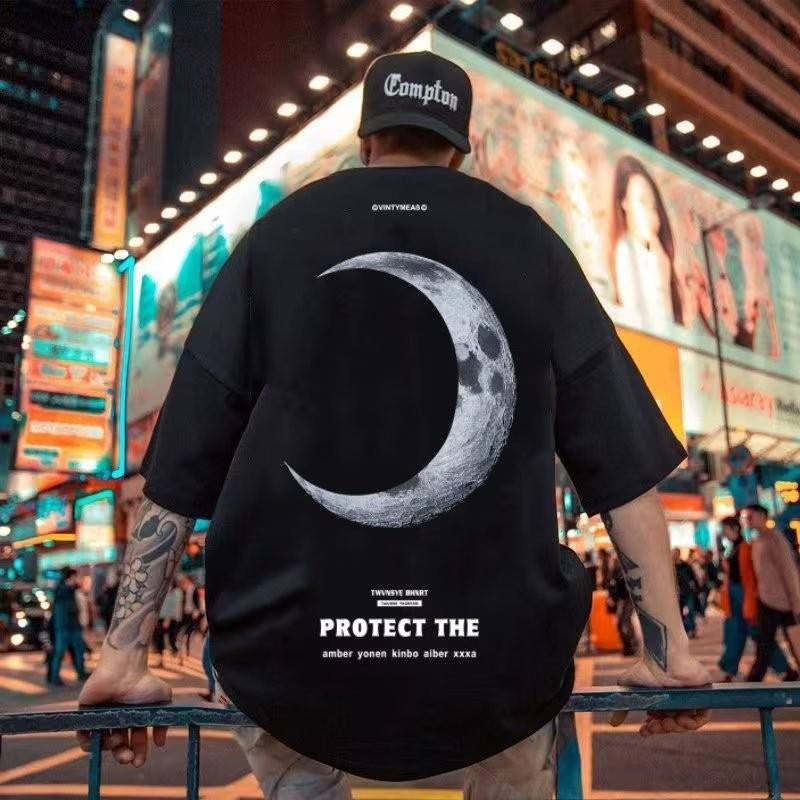 ท็อปเสื้อยืดหลวมสไตล์ฮิปสเตอร์สำหรับผู้ชายไซส์ใหญ่ แขนสั้น แขนห้าส่วน ขนาดใหญ่ เสื้อฤดูร้อนผู้ชาย