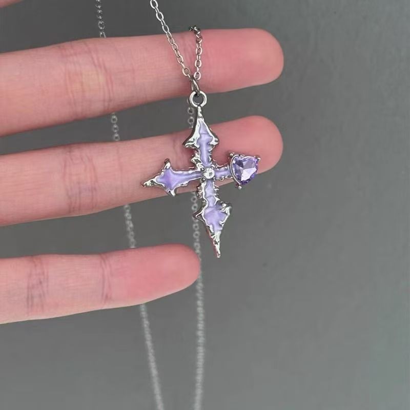 สร้อยคอหัวใจสีม่วงสไตล์เข้ม สร้อยคอข้ามที่เปล่งประกาย แฟชั่นประณีต มูลค่าสูง สายโซ่คลาวิคเคิลที่หลากหลาย - รูปที่ 5