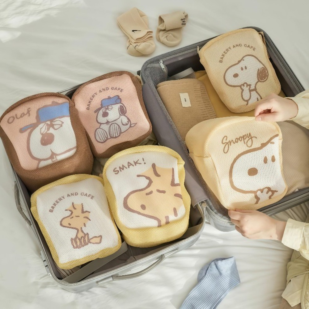 กระเป๋าเก็บของสําหรับเดินทาง Snoopy Toast Shape Storage Bag Toiletry Bag Multifunctional Organizing Bag Portable Lightweight