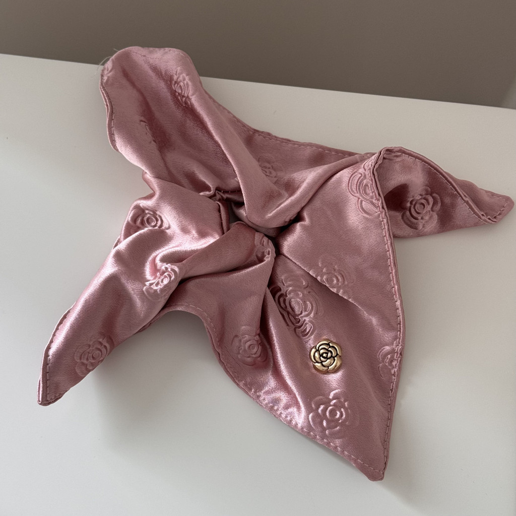 Moouga/French Retro Rose Jacquard แหวนผมสไตล์ใหม่ซาติน High-End Square ขนาดใหญ่ Scrunchy Outing All-Match อุปกรณ์เสริมผม ราคา ถูกที่สุด ดีลบีเคเค แกลเลอรีภาพที่ 8