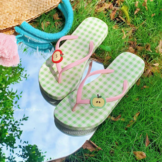 XIXITIAO รองเท้าแตะสุภาพสตรีลายสก๊อตสีแดง Apple Vacation รอง…