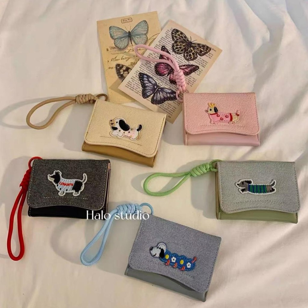 Halo studio พร้อมส่ง🔥กระเป๋าสตางค์ใบเล็กลายการ์ตูนดัชชุนด์สุดน่ารักสไตล์เกาหลี กระเป๋าสตางค์แบบพับสามทบสำหรับผู้หญิง