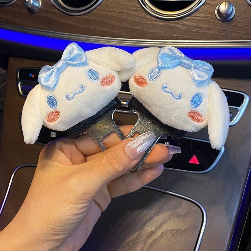 คลิปหนีบเข็มขัดนิรภัยในรถยนต์ Cinnamoroll Anti-Slip Extender ตกแต่งสุนัขน่ารัก Universal Fit อุปกรณ์เสริมความปลอดภัย