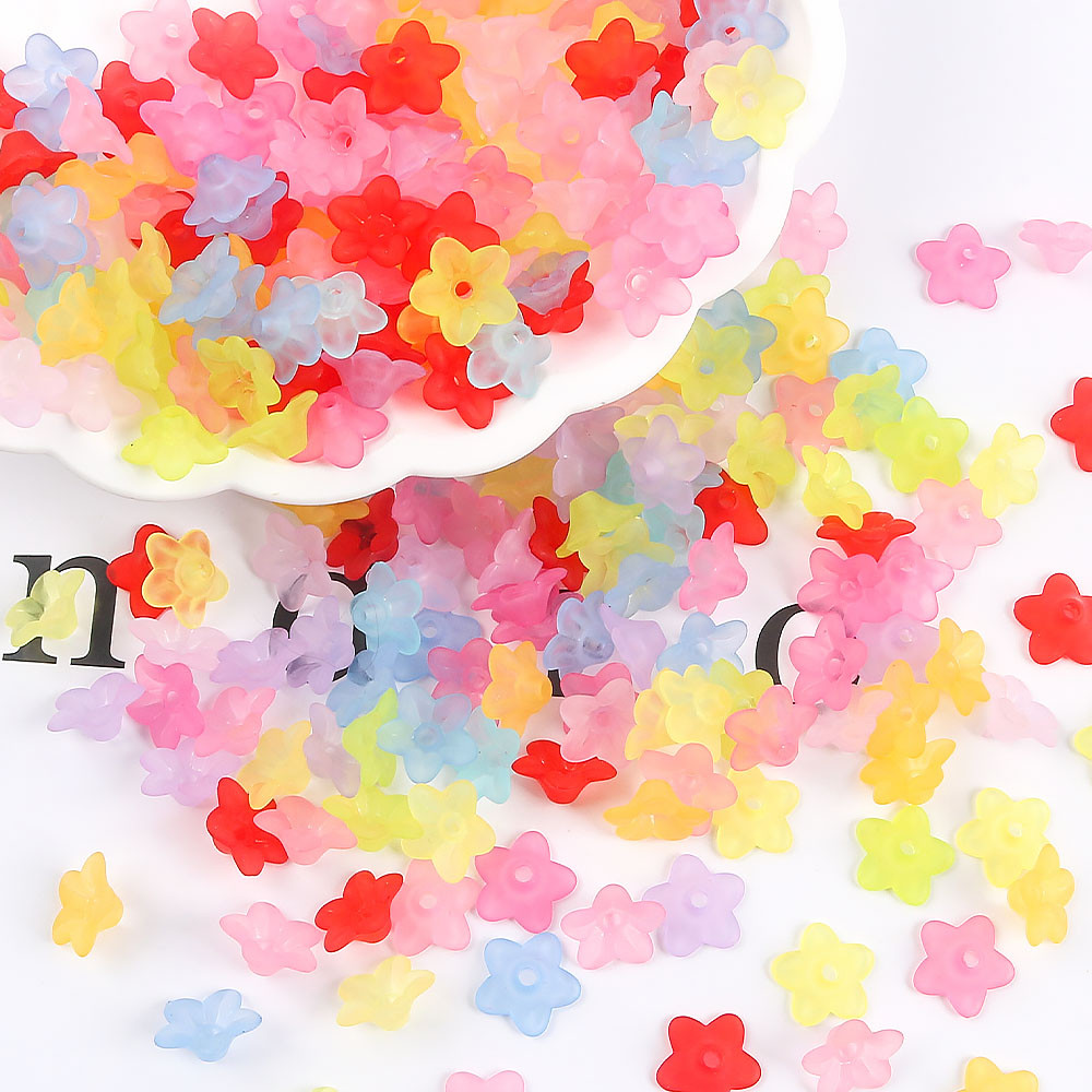 อุปกรณ์อะคริลิก DIY สำหรับตกแต่งสร้อยคอ และสร้อยข้อมือ ส่วนประกอบดอกไม้ขนาดเล็กพร้อมลูกปัดและหมวกหลวม