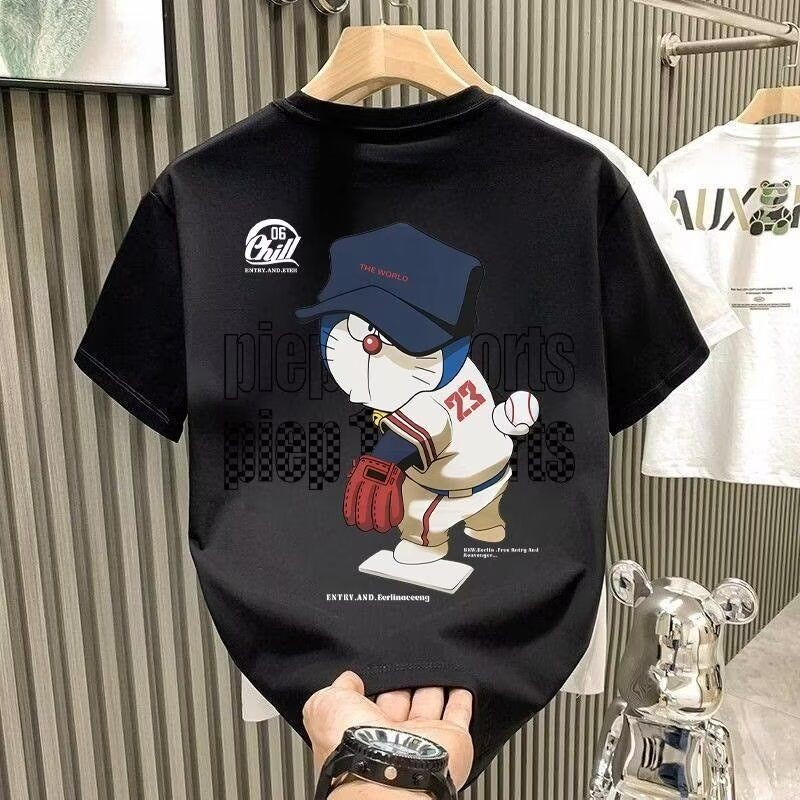 ดีไซน์ไม่ซ้ำใคร เสื้อยืดผู้ชายลายการ์ตูนแมว Ding Dong และโดราเอมอน 2025 สไตล์ใหม่ฤดูร้อน คอกลมแขนสั้น