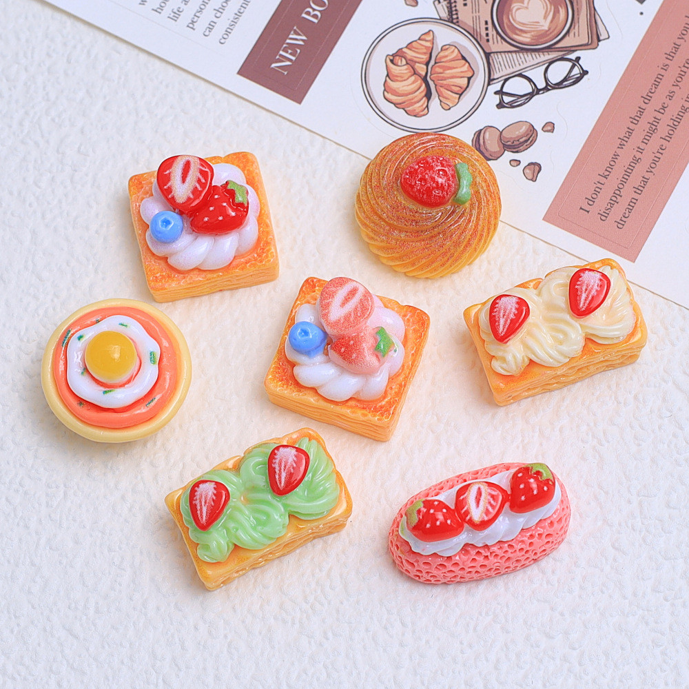 ชิ้นผลไม้สตรอเบอร์รี่เค้กอาหารเรซิ่นเสน่ห์สำหรับทำเอง (6-243)