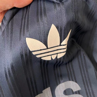 ย้อนยุค เสื้อเจอร์ซีย์ เสื้อยืดลายลําลองหลวมกีฬาเสื้อยืดแห้งเร็ว