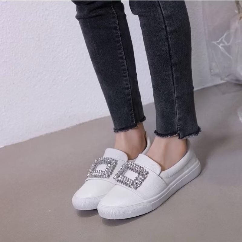 Shoes i amm ร้านจริงส่งตรงจากนครนายก 622-X2 ** พร้อมส่งในไทย** สลิปออน หน้าเพชร พื้นนุ่ม สลิปออนรีพีท เน้นความคล่องตัว