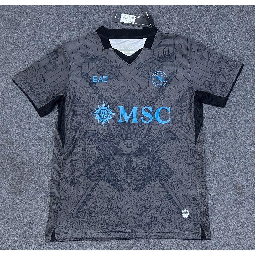 เสื้อฟุตบอล MAN และ SSC Napoli แบบแนฟเลส ออกแบบโดย KVARATSKHELIA