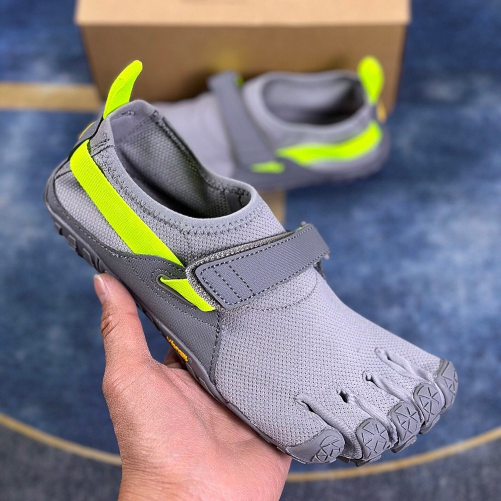 NIN- LO Five Fingers Nin-Lo สลิปทับเท้า กันลื่นเบาพิเศษ ฟิตเนสกลางแจ้ง unisex เล่นสเก็ตบอร์ด ท่อง กี