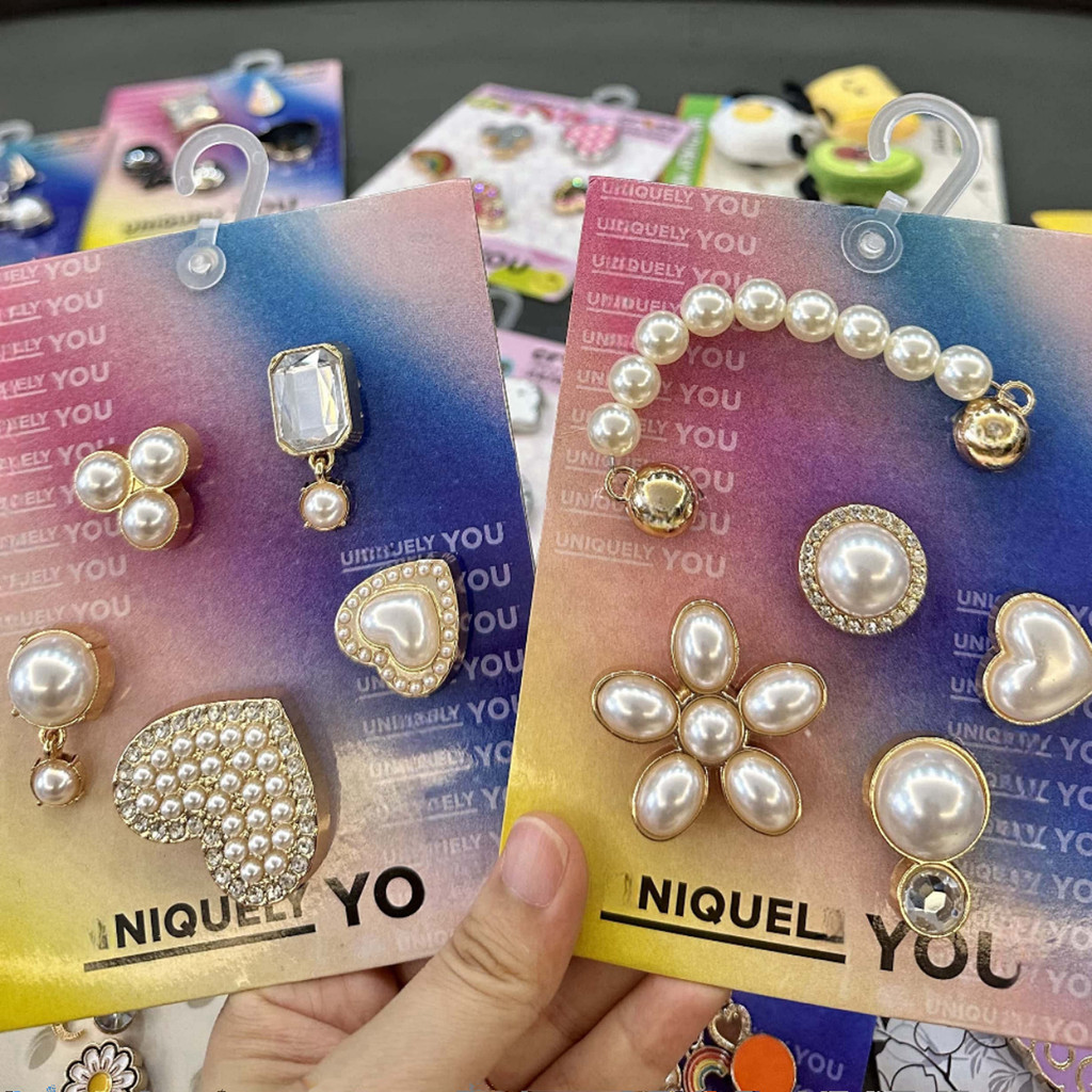 เสน่ห์รองเท้า✨ชุดอุปกรณ์เสริมรองเท้า 10 ชิ้น✨หัวเข็มขัดตกแต่งโลหะ✨เหมาะสําหรับตราจระเข้