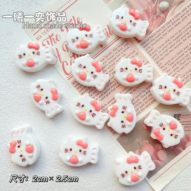 [100 ชิ้นในสต็อก] อุปกรณ์เรซินคุกกี้ช็อกโกแลตนม แมวคิตตี้ DIY กาวครีม เคสโทรศัพท์ กิ๊บติดผม หมวก ถุงมือ เครื่องประดับ ราคา ถูกที่สุด ดีลบีเคเค แกลเลอรีภาพที่ 7