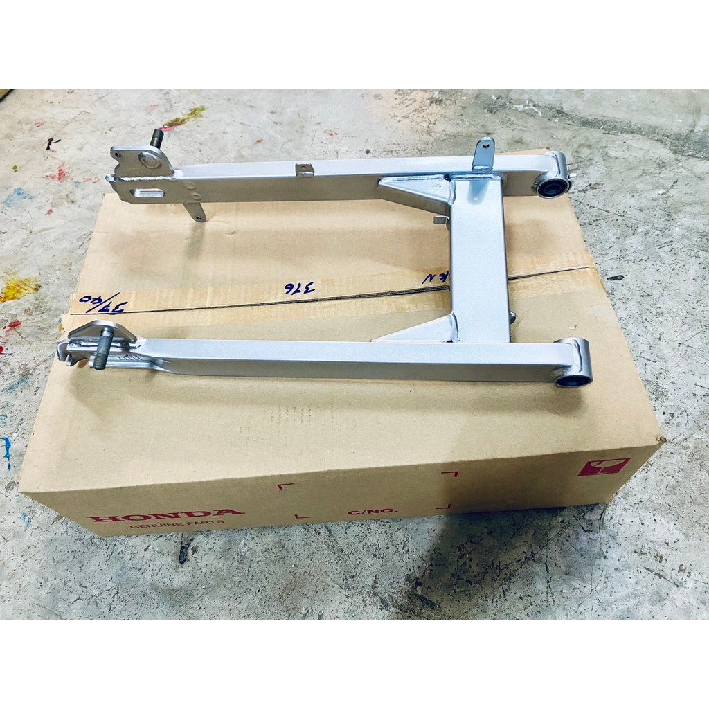 สวิงอาร์ม อาร์มแท้ DREAM SUPERCUB ดรีมซุปเปอร์คัพ DREAM110-I , WAVE110-I (ปี 2011-2024) แท้ศ HONDA100% (52200-KZV-T00ZB)