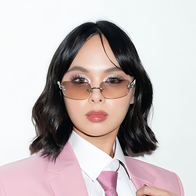 แว่นกันแดดน้ำหนักเบาสไตล์เกาหลีสําหรับผู้หญิงรูปสี่เหลี่ยมผืนผ้าไม่มีขอบ Y2K เซ็กซี่ Rhinestone กลางแจ้ง - รูปที่ 2