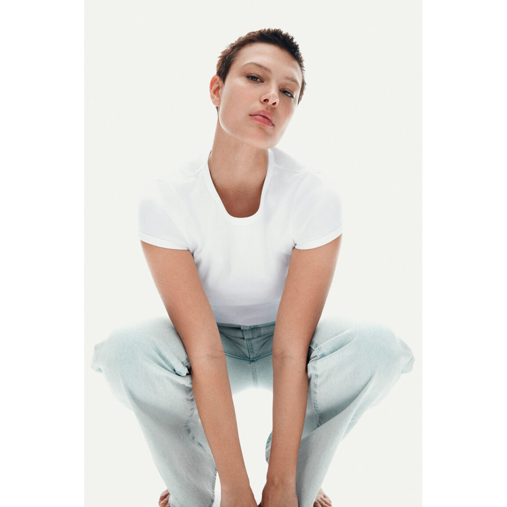 H&M(เอชแอนด์เอ็ม) เสื้อยืดทรงพอดีตัว ผู้หญิง 1272268_1