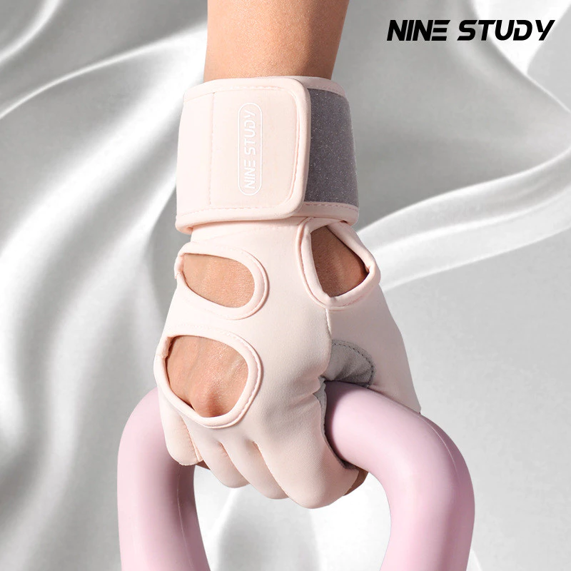 ถุงมือออกกำลังกายยกน้ำหนักสายรัดข้อมือกันลื่นระบายอากาศสำหรับดัมเบลครึ่งนิ้วและกีฬาฤดูร้อนแบบบาง