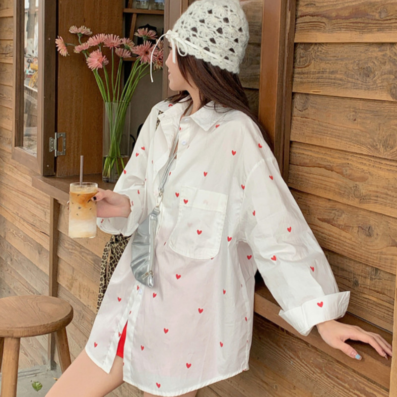 Kaekai พร้อมส่ง เสื้อเชิ้ต แขนยาว คอปก ดีเทลลายหัวใจ น่ารักมาก เก๋ๆ ติดแกรม ผ้าคอตตอน เกรดพรีเมี่ยม มีกระเป๋าหน้า