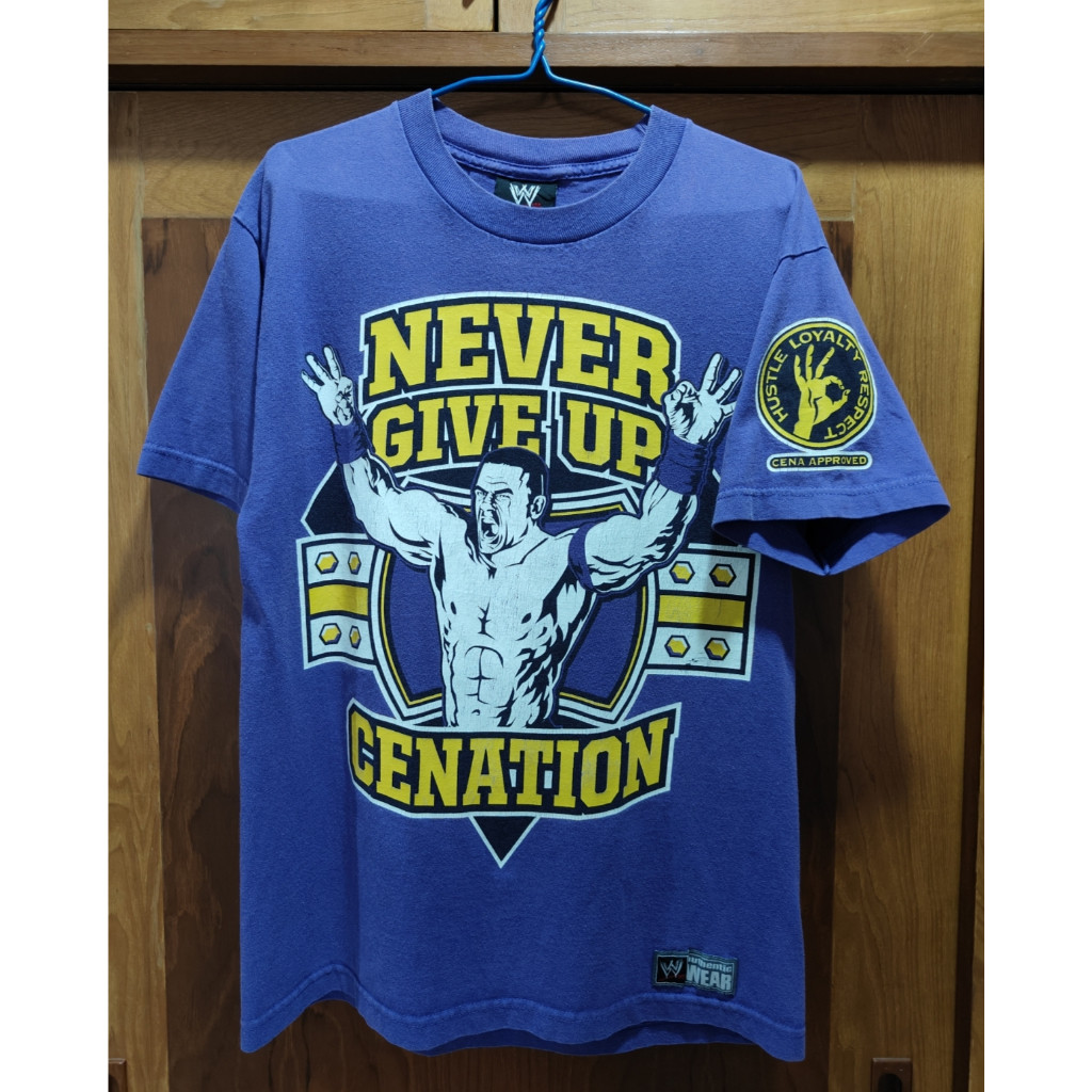 เสื้อยืด WWE John Cena Never Give Up UME 2010 Retro, เสื้อยืดวินเทจ WWE Wrestling