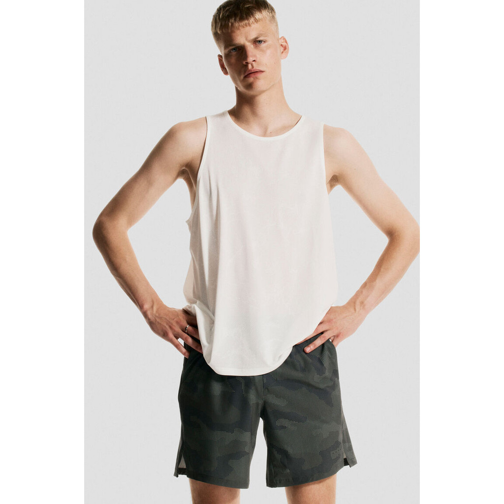 H&M(เอชแอนด์เอ็ม) เสื้อเวสต์สำหรับกีฬาแบบ Regular Fit พร้อมเทคโนโลยี DryMove™ Men Regular Fit Sports 1250990_2