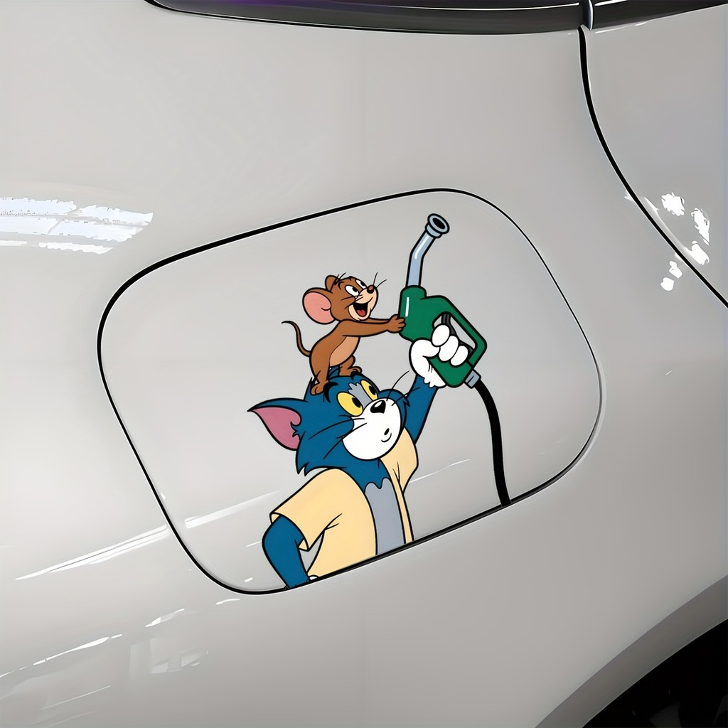 Tom & Jerry Gas Cap Decal - สติกเกอร์ไวนิลการ์ตูนตลกพร้อม Glitter Accents Self-Adhesive ตกแต่งรถสําหรับพลาสติกแก้วพื้นผิวโลหะทนทานยานยนต์ภายนอกอุปกรณ์เสริม