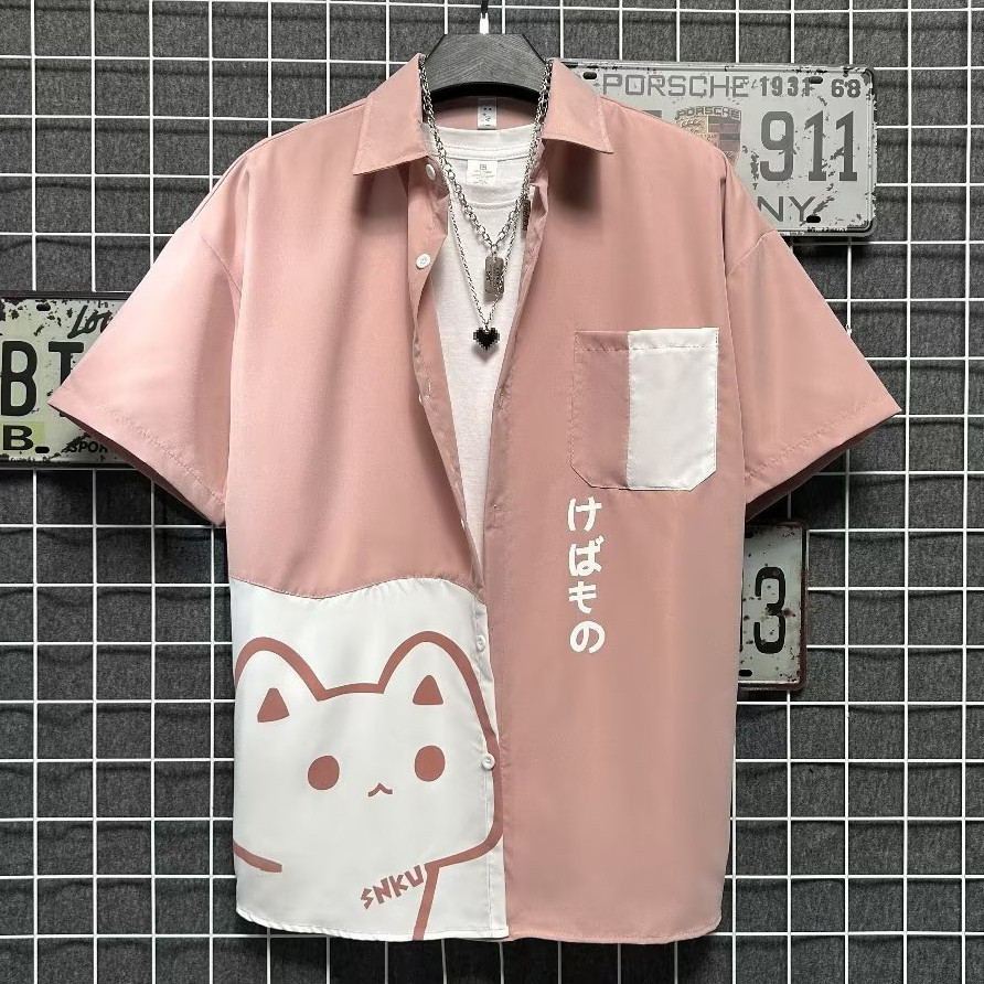 ชายเสื้อเชิ้ตแขนสั้นแบบสบายที่มีอิทธิพลจากญี่ปุ่น
