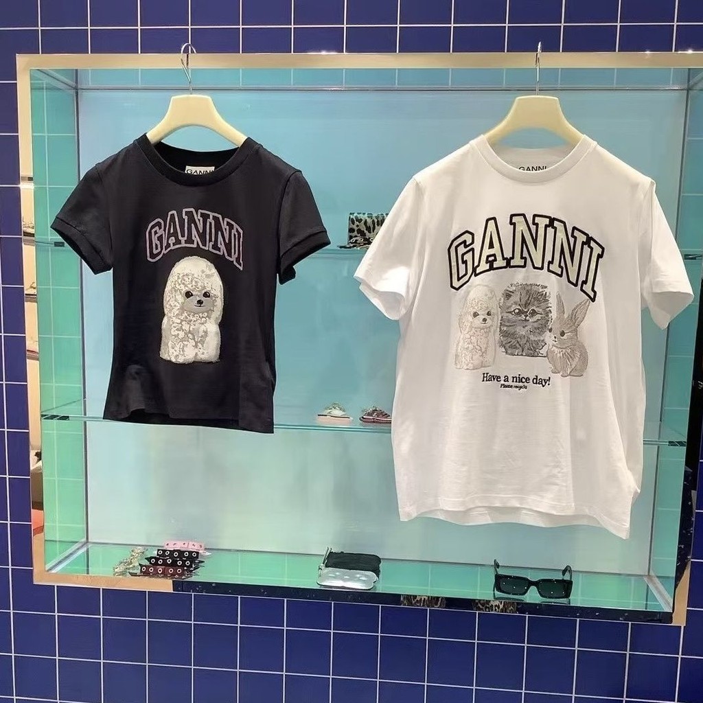 GANNI Home 2025 เสื้อยืดแขนสั้นคอกลมพิมพ์ลายพุดเดิ้ลสีดําฤดูร้อน