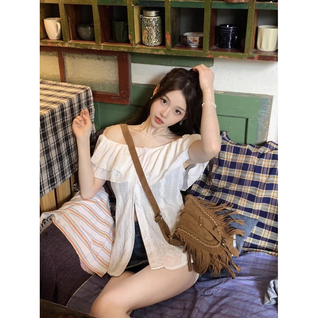 Veewink พร้อมส่ง🔥เสื้อท่อนบน เสื้อเบลาส์ผู้หญิง มีกระดุม แต่งระบาย สีพื้น สไตล์ลำลอง - รูปที่ 2