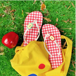 XIXITIAO รองเท้าแตะสุภาพสตรีลายสก๊อตสีแดง Apple Vacation รองเท้าแตะชายหาดแฟชั่นฤดูร้อน