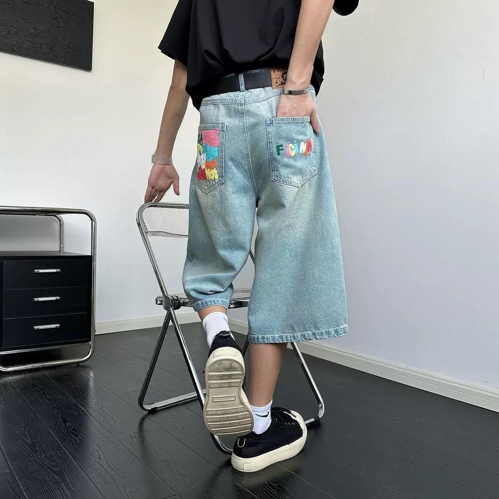 56MEN กางเกงยีนส์ 4ส่วน Capri pants D6722 ลายพิมพ์อักษร ทรงกระบอกใหญ่ ใส่ได้ทั้งชายและหญิง